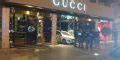 palermo macchina sfonda vetrina gucci|Sfondano vetrina con l'auto, colpo da Gucci in via Libertà.